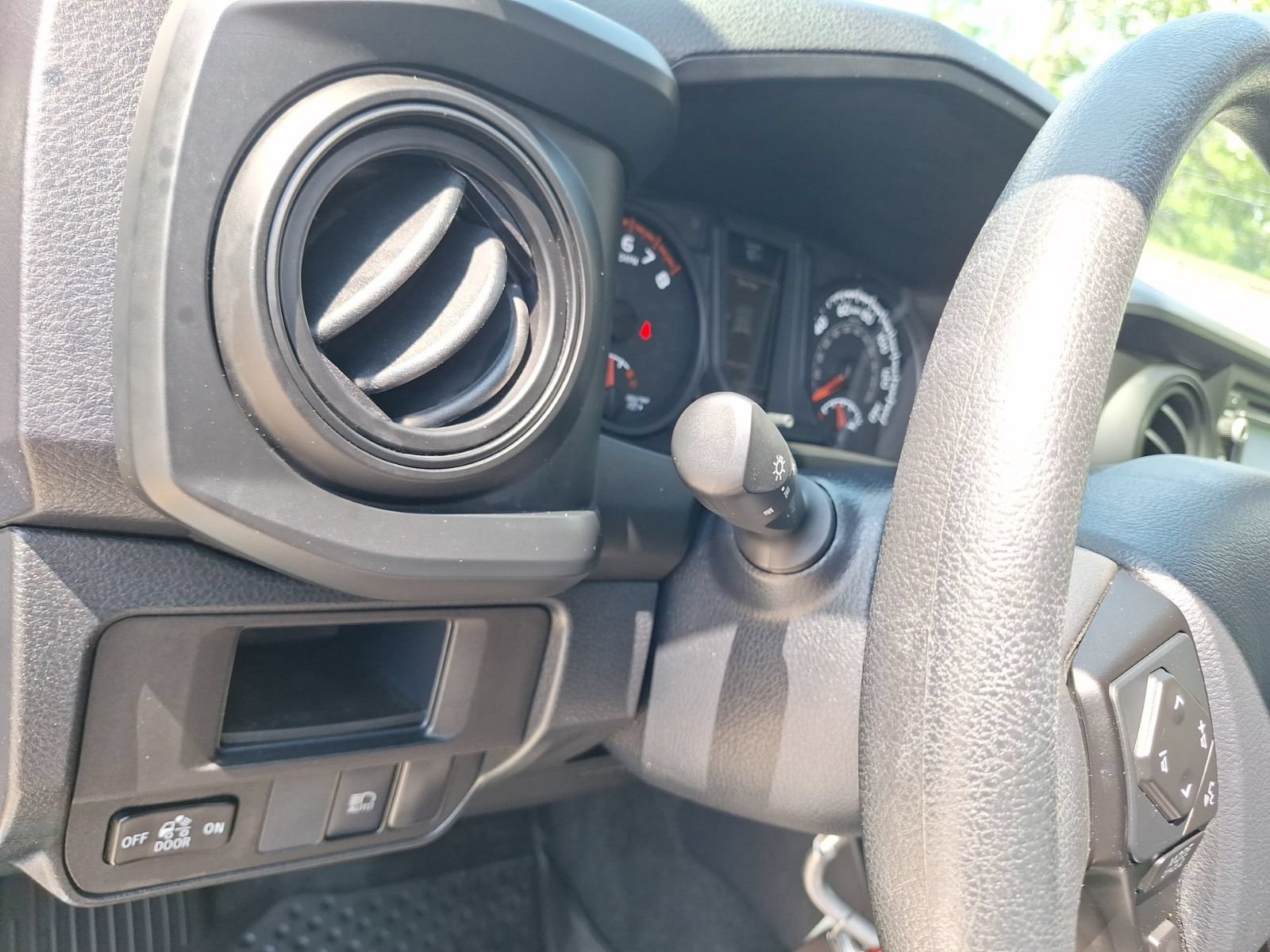 Used 2019 Toyota Tacoma SR w/ SR Convenience Package RWD image 16