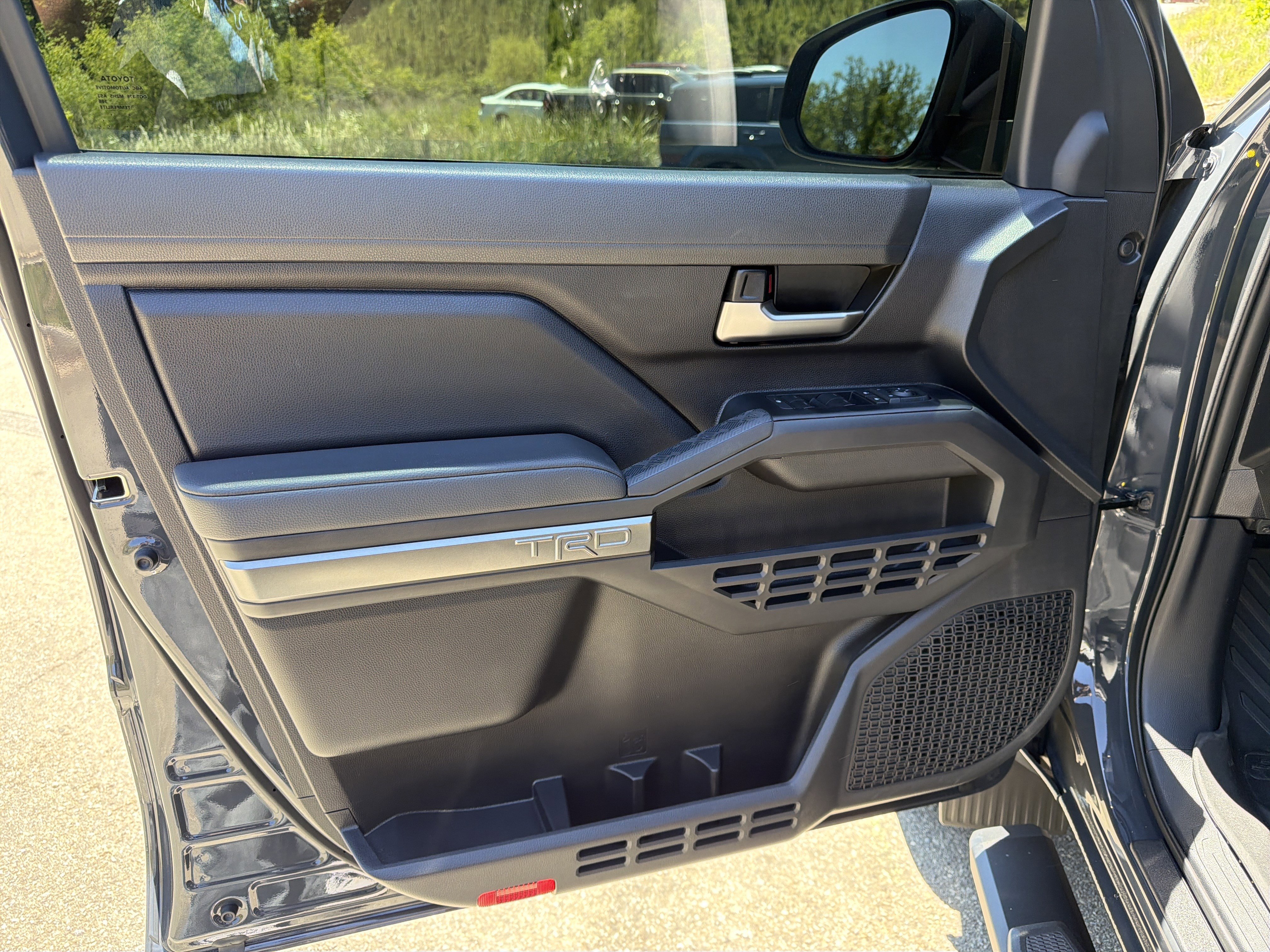Used 2025 Toyota Tacoma TRD Sport RWD image 10