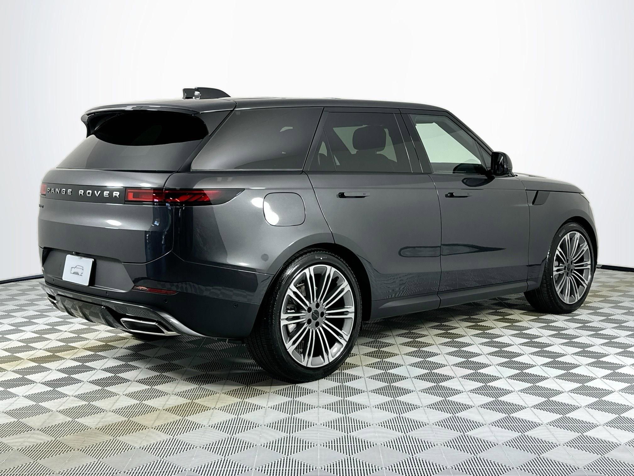 Used 2026 Land Rover Range Rover Sport SE image 5