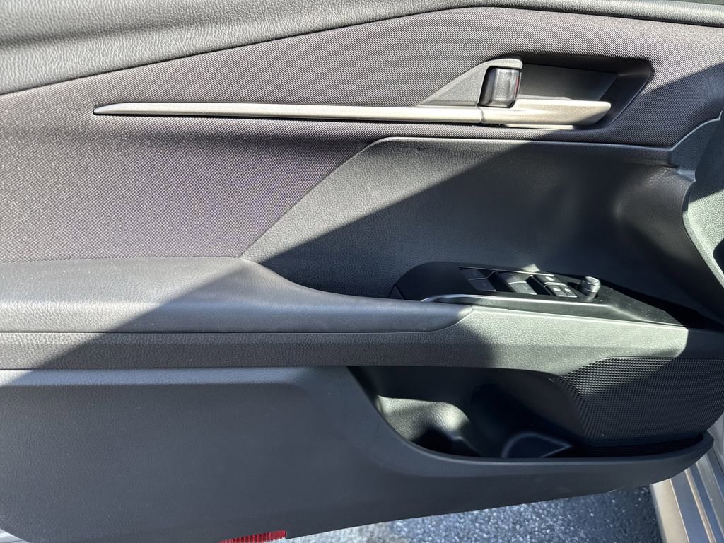 Used 2025 Toyota Camry LE FWD image 10