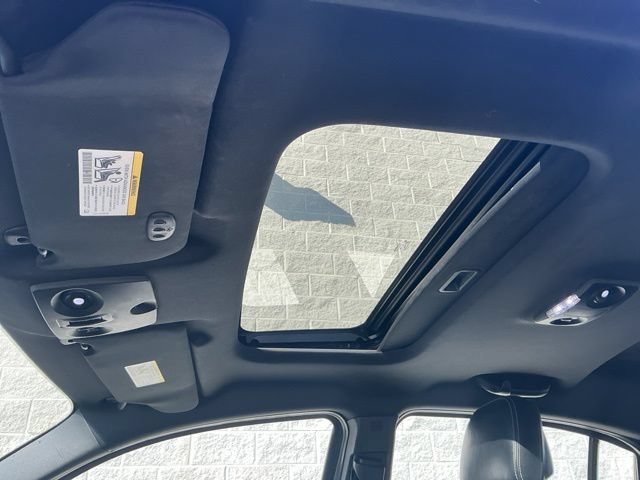 Used 2011 Chrysler 200 Limited FWD image 3
