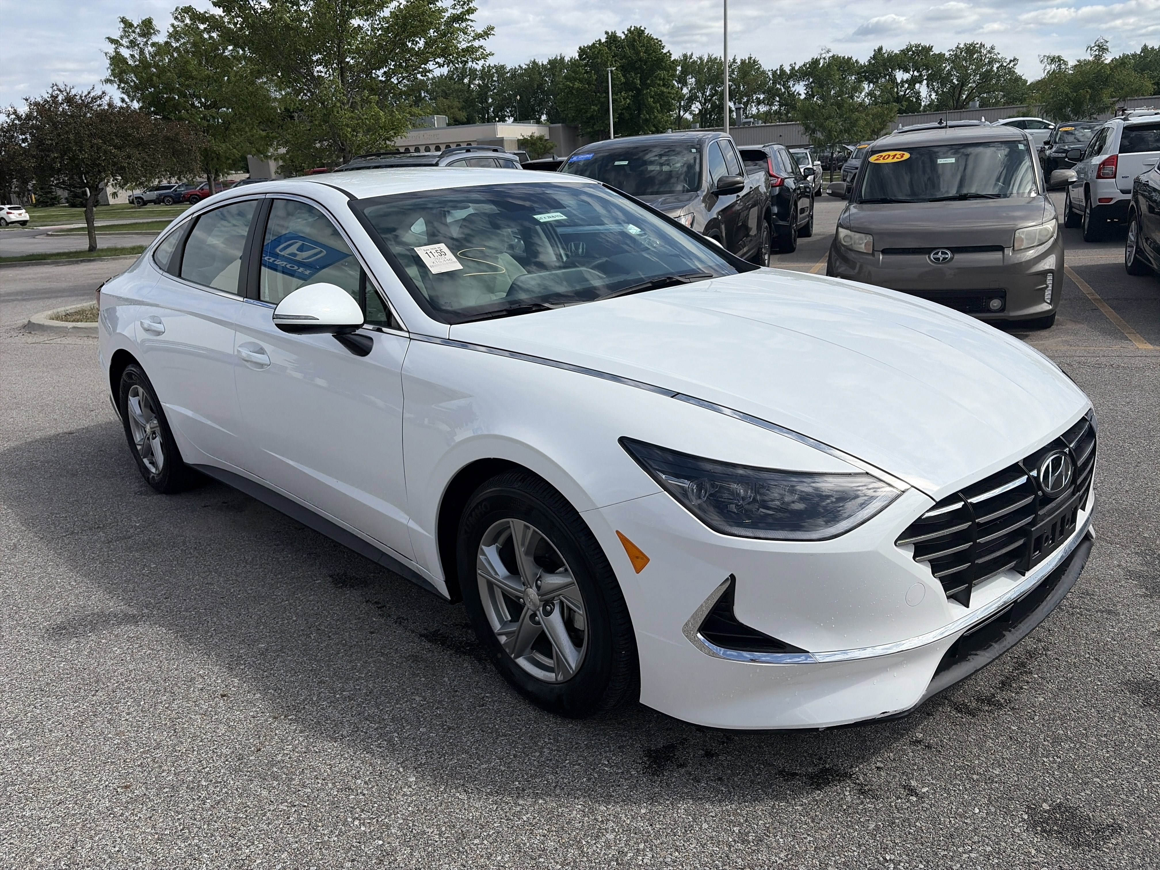Used 2023 Hyundai Sonata SE FWD image 3