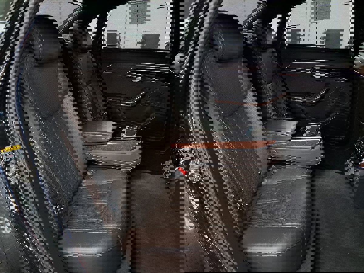 Used 2021 Audi A8 L 4.0T w/ Executive Plus Package image 64