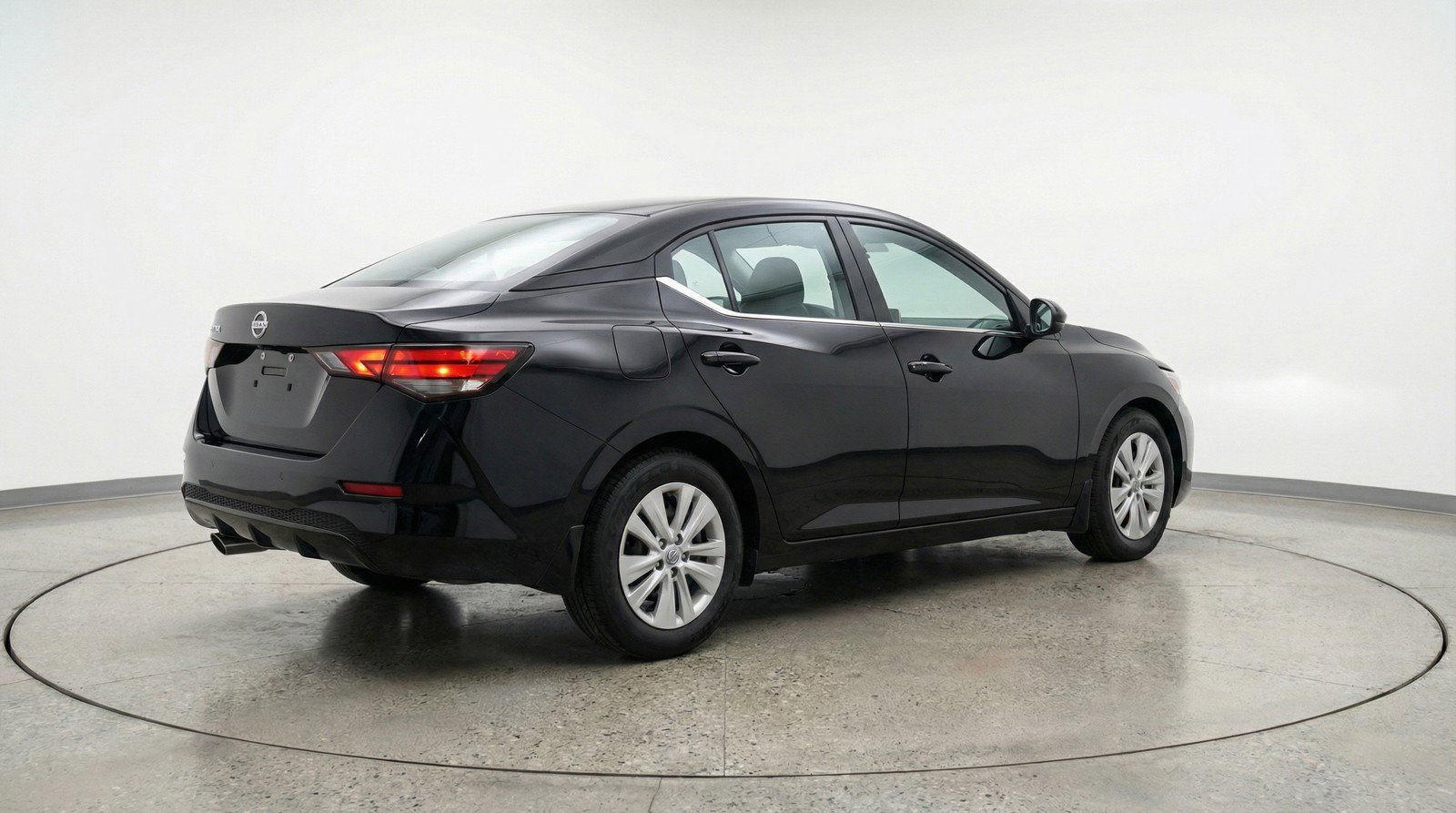 Used 2025 Nissan Sentra S FWD image 9