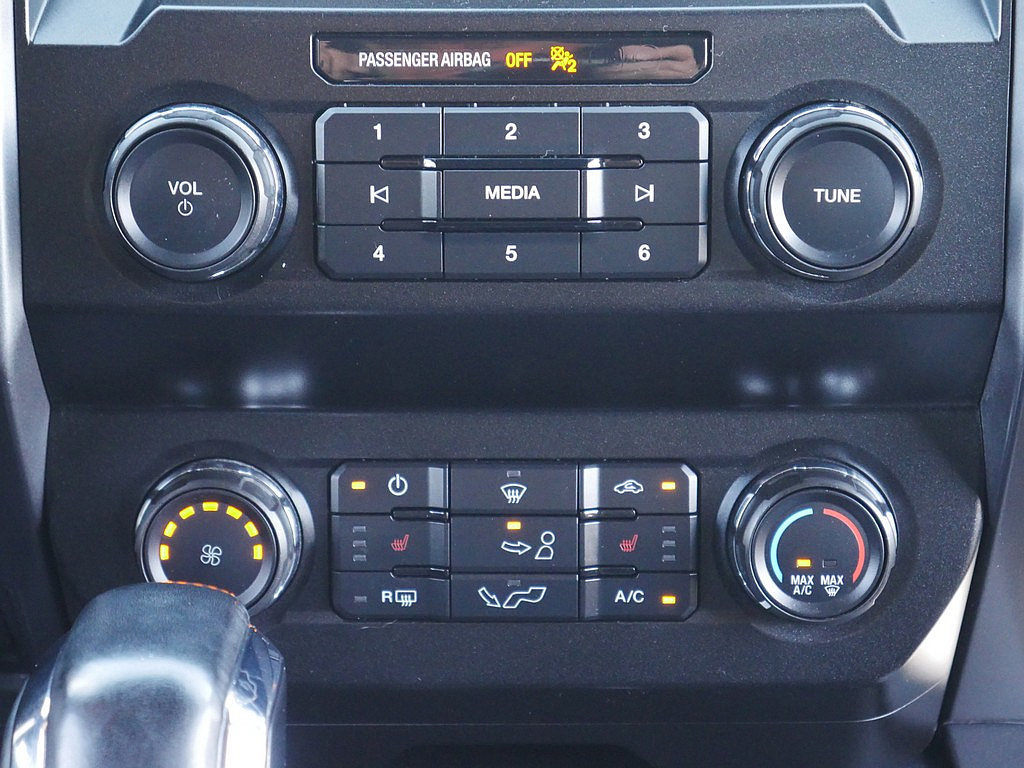 Used 2020 Ford F150 XLT w/ Equipment Group 302A Luxury AWD/4WD image 24