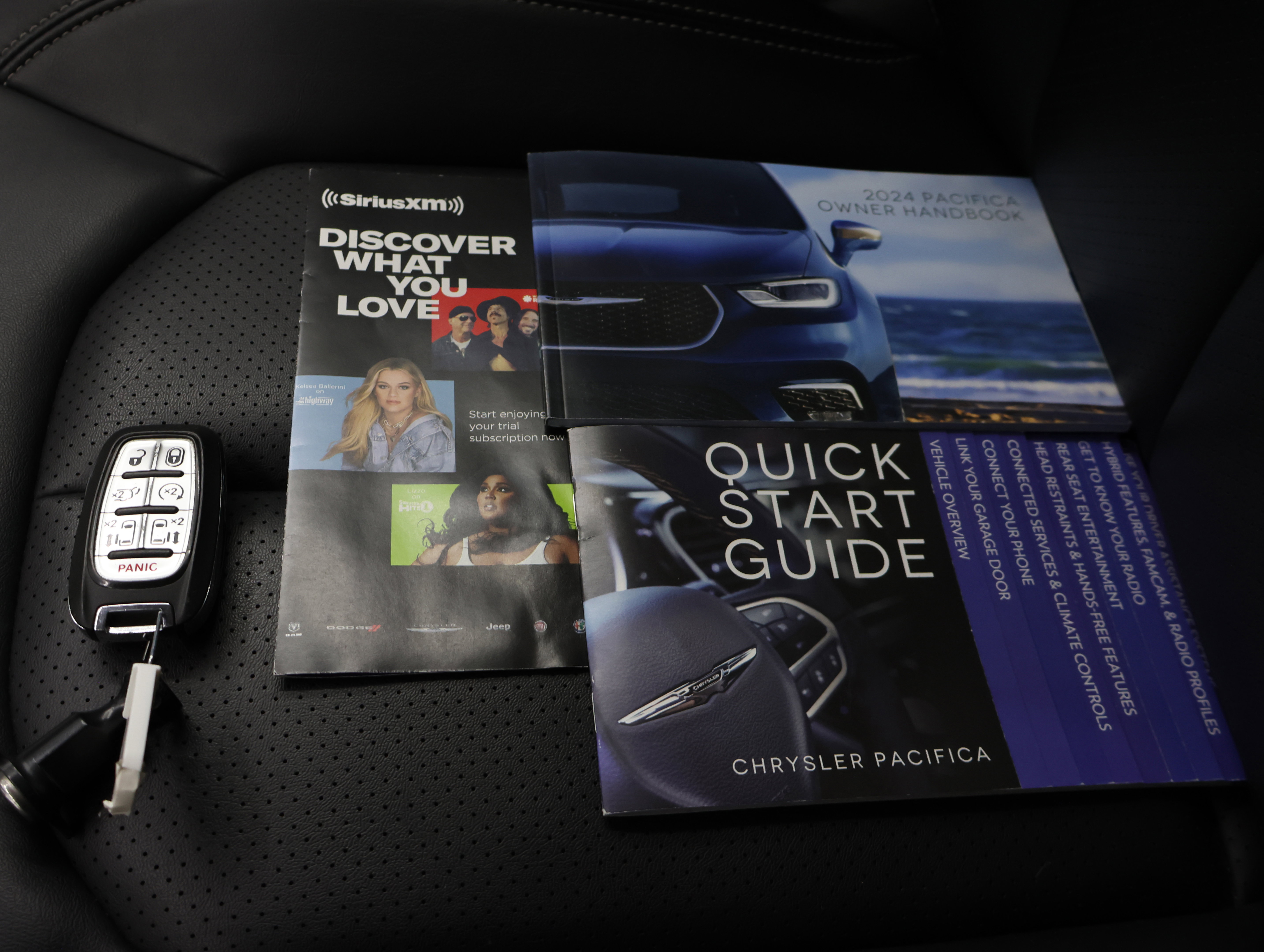 Used 2024 Chrysler Pacifica Touring-L FWD image 63