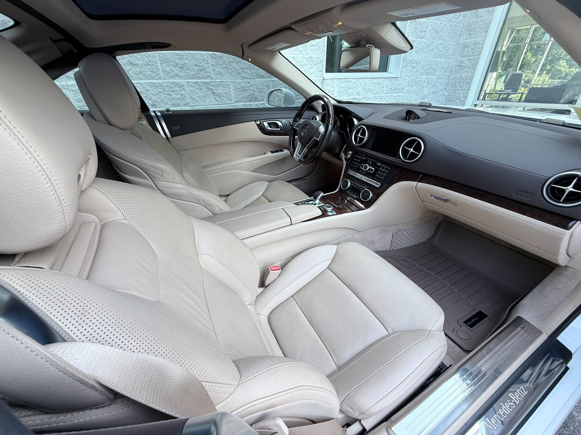Used 2015 Mercedes-Benz SL 550 image 50