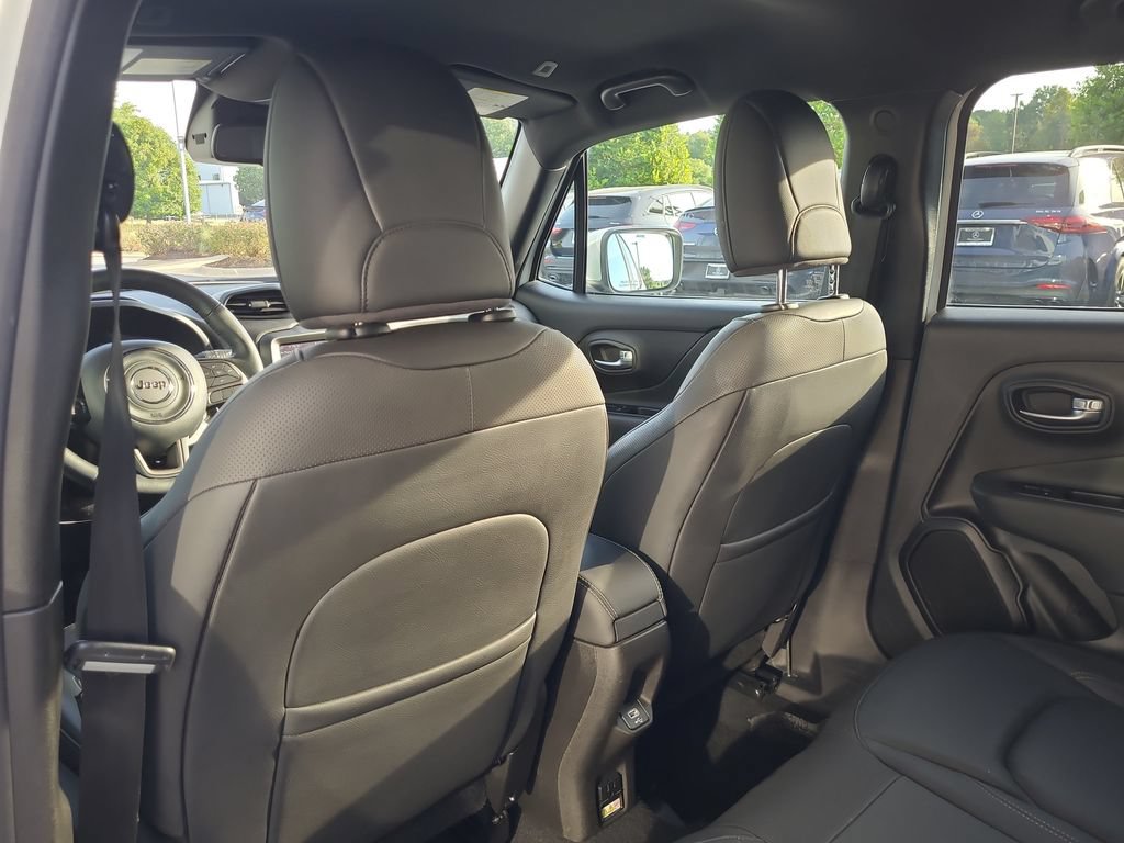 Used 2020 Jeep Renegade Altitude AWD/4WD image 12