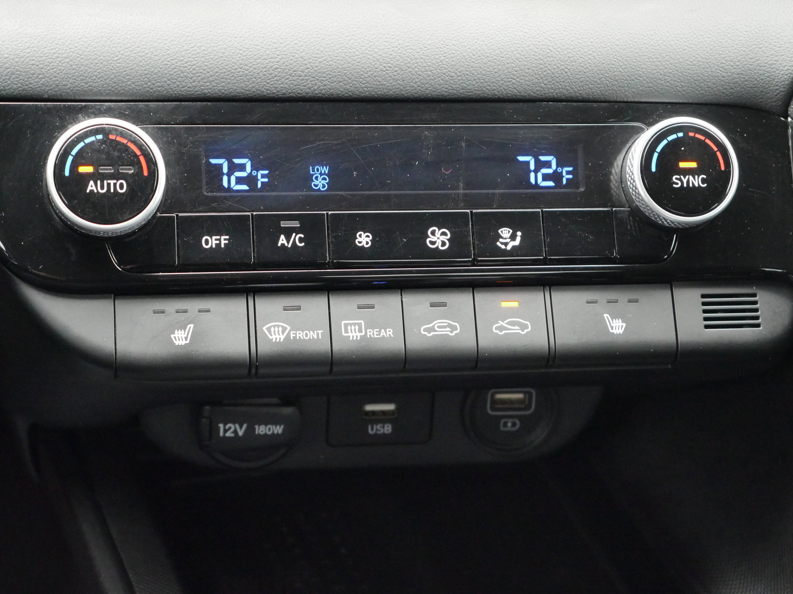 Used 2022 Hyundai Elantra SEL w/ Convenience Package image 19