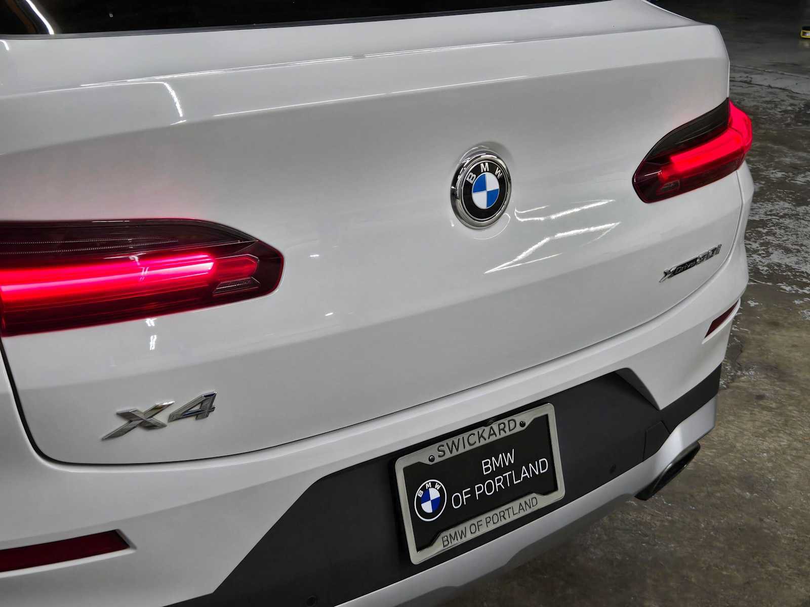 Used 2023 BMW X4 xDrive30i w/ Premium Package AWD/4WD image 14