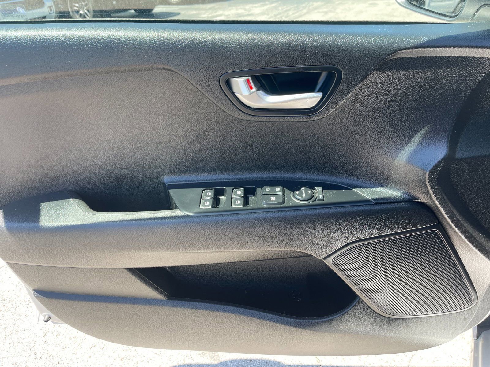 Used 2023 Kia Rio S FWD image 12