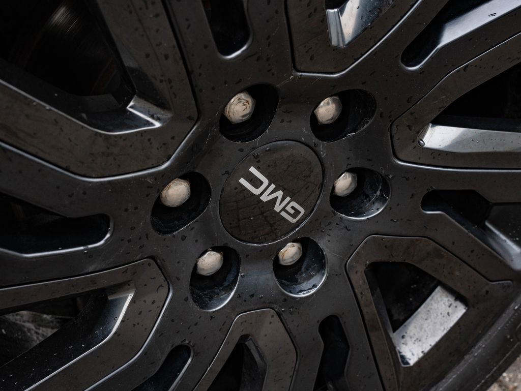 Used 2018 GMC Yukon SLT image 8