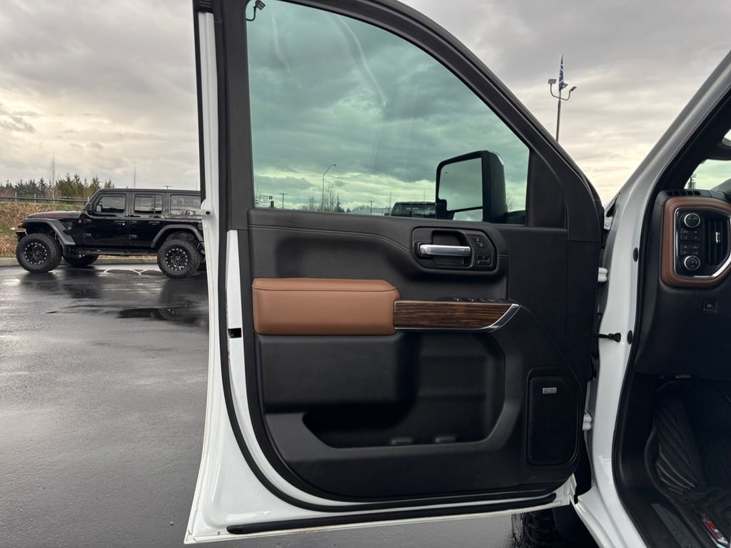 Used 2021 Chevrolet Silverado 3500 High Country w/ Z71 Off-Road Package image 23