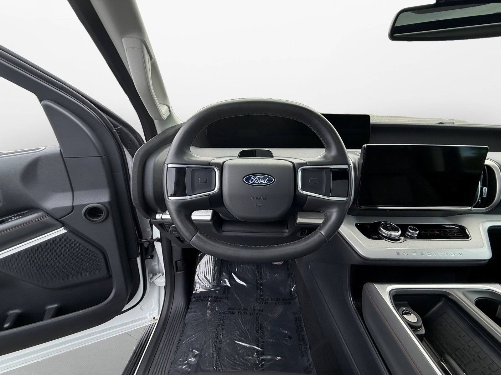 Used 2025 Ford Expedition Active AWD/4WD image 14