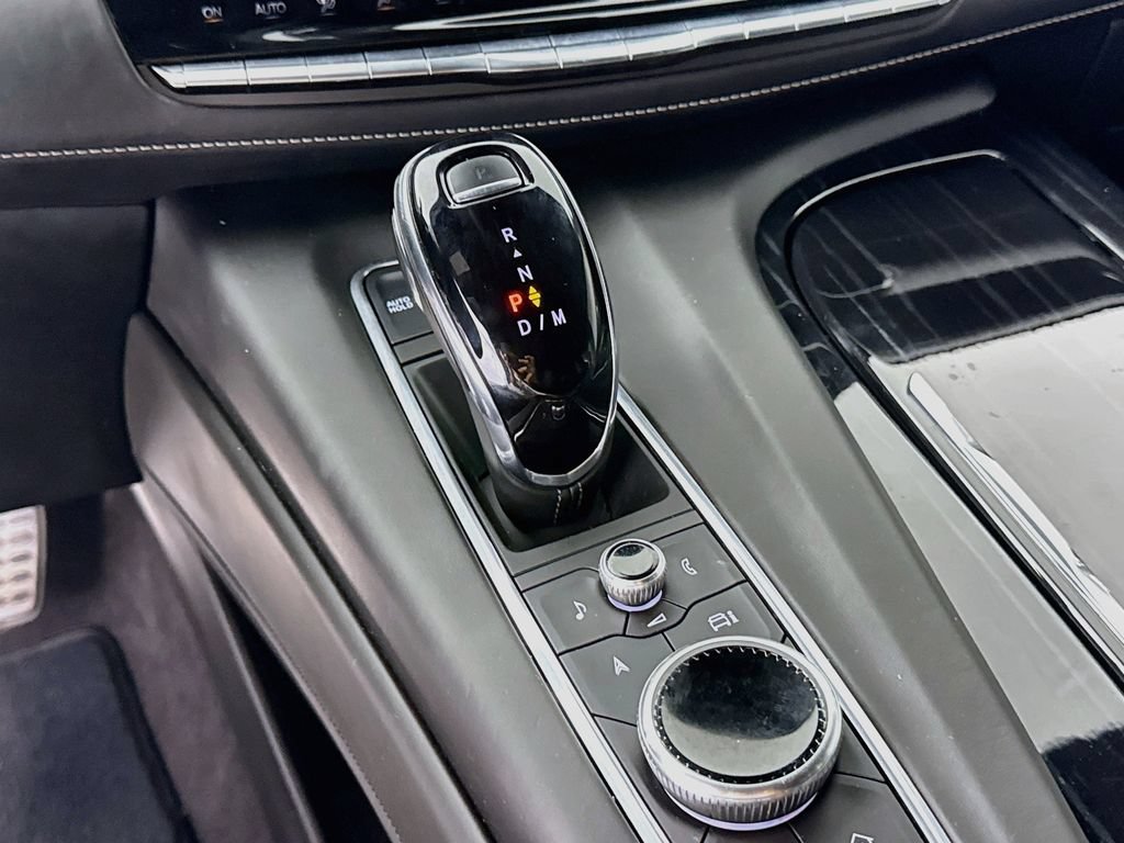 Used 2023 Cadillac Escalade V w/ LPO, ONYX Package AWD/4WD image 19