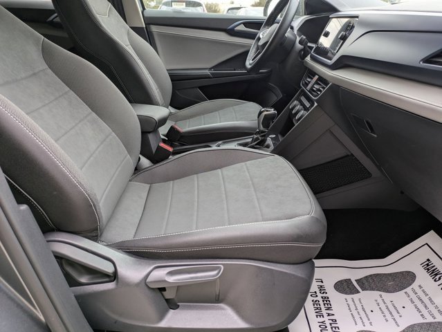 Used 2024 Volkswagen Taos SE image 25