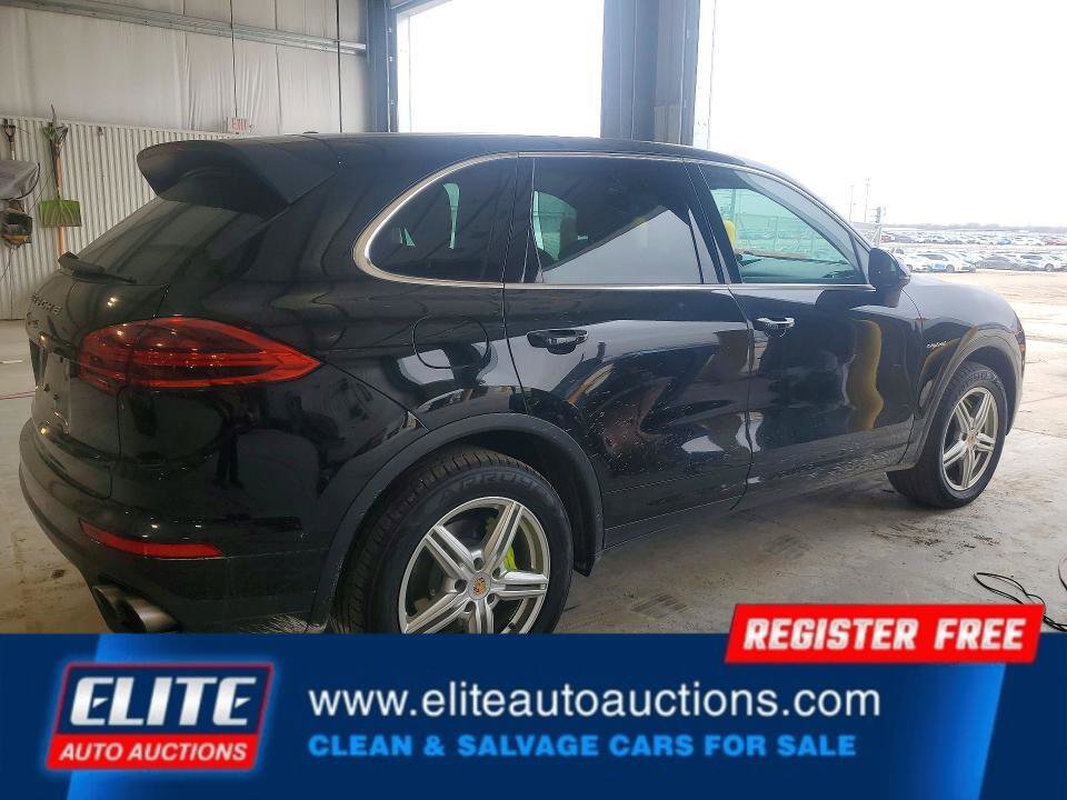 Used 2015 Porsche Cayenne S image 6