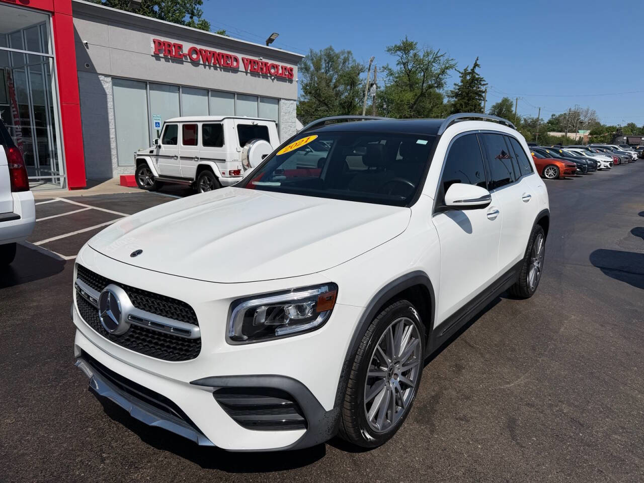 Used 2021 Mercedes-Benz GLB 250 4MATIC w/ AMG Line image 1