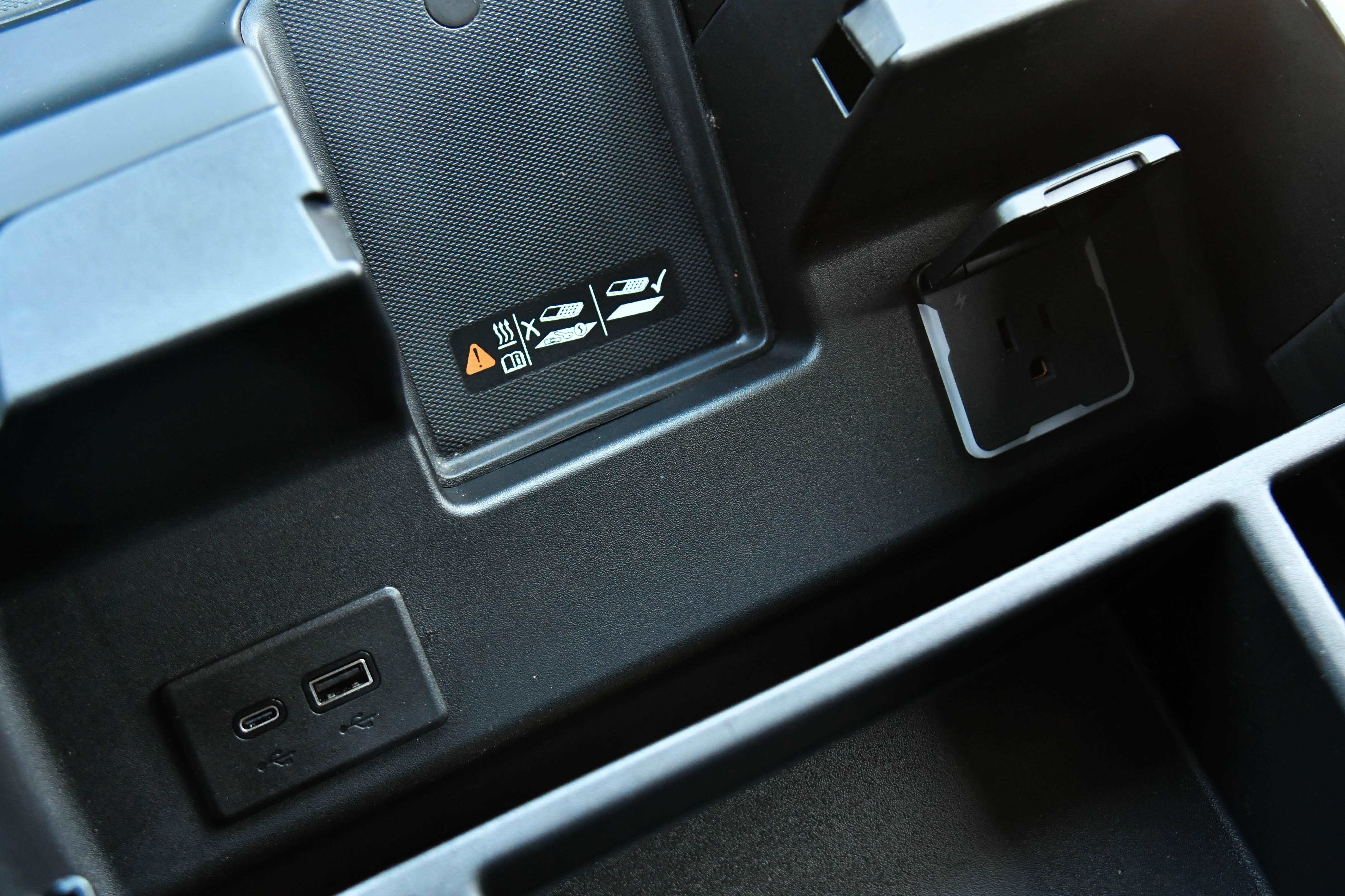 Used 2024 Chevrolet Silverado 1500 LTZ w/ Technology Package AWD/4WD image 38