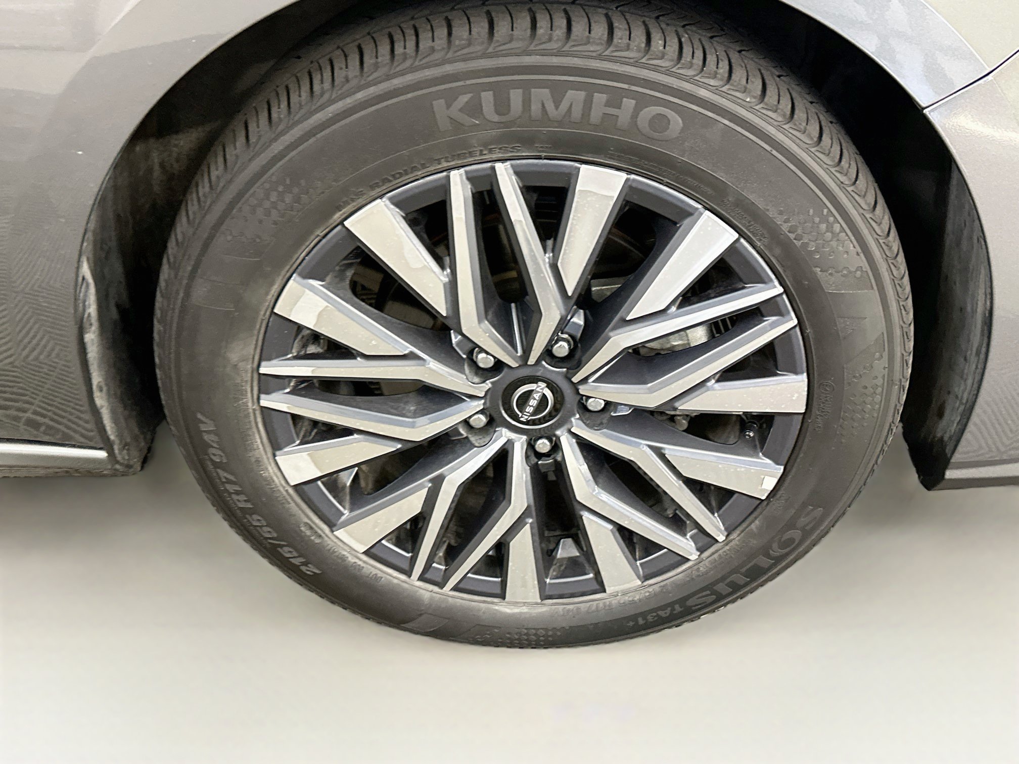 Used 2025 Nissan Altima 2.5 SV FWD image 11