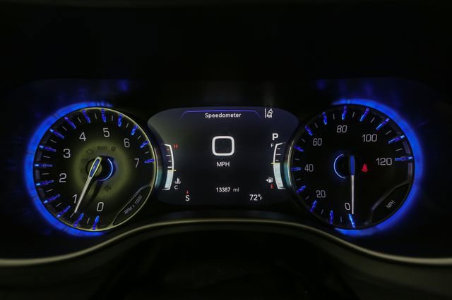 Used 2022 Chrysler Pacifica Touring-L w/ Uconnect Theater Family Group AWD/4WD image 37