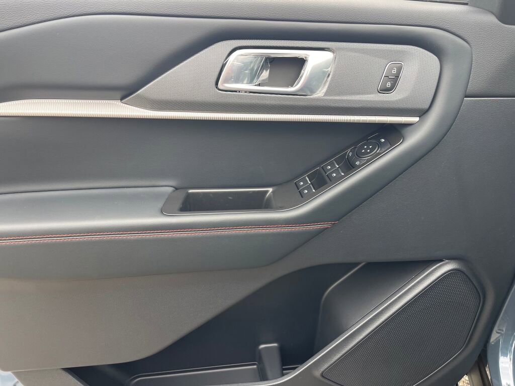 New 2026 Ford Explorer ST-Line image 7