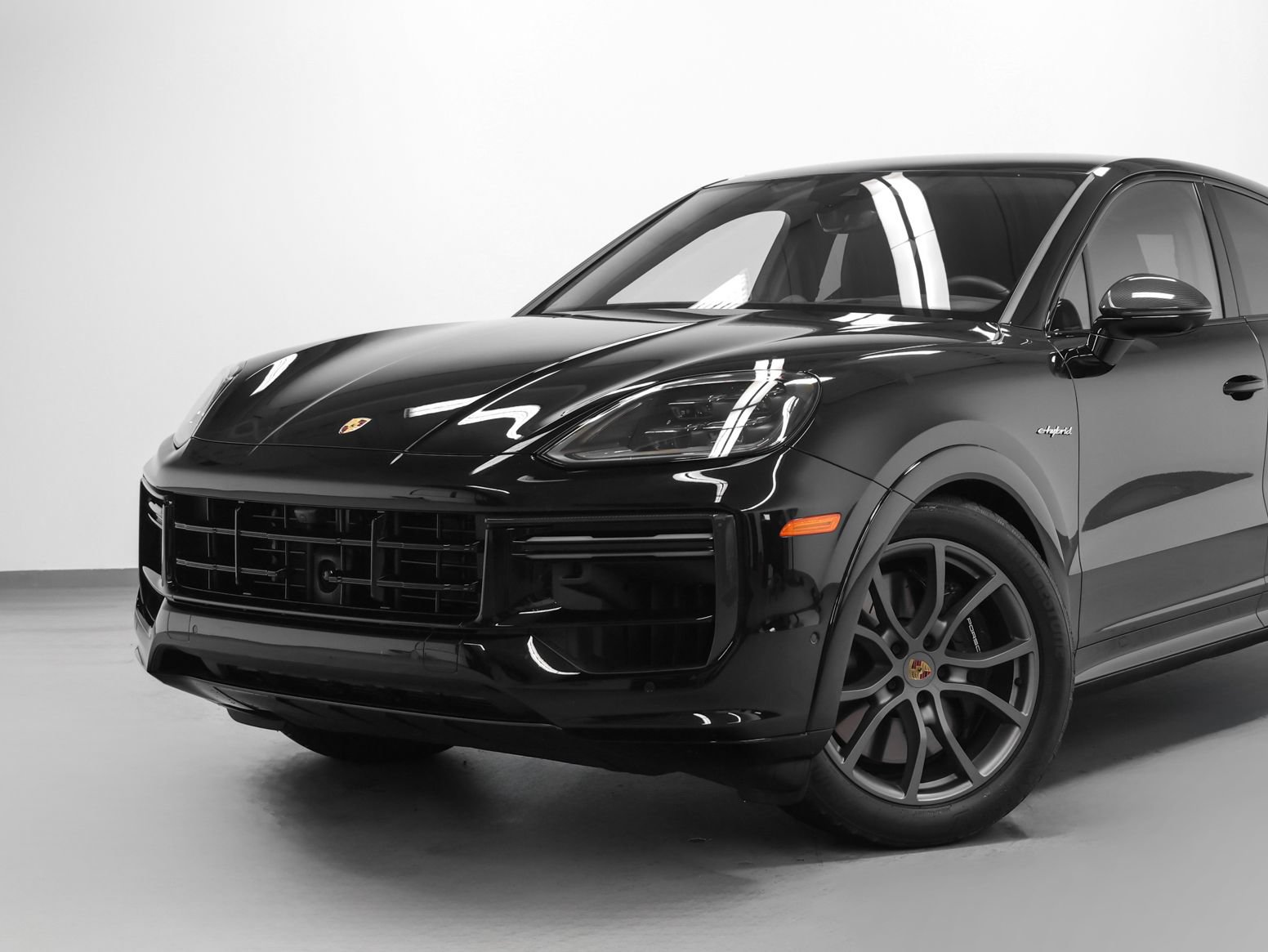 Certified 2024 Porsche Cayenne Turbo AWD/4WD image 7