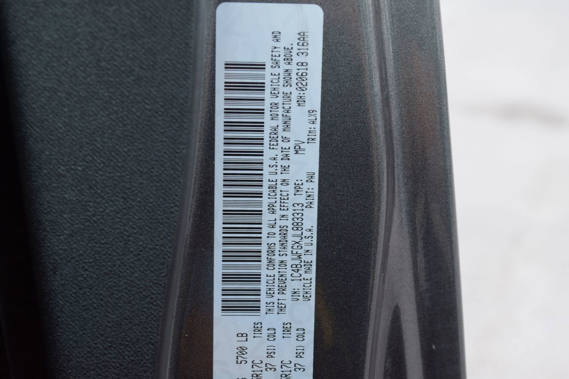 Used 2018 Jeep Wrangler Unlimited Rubicon w/ Connectivity Group image 25