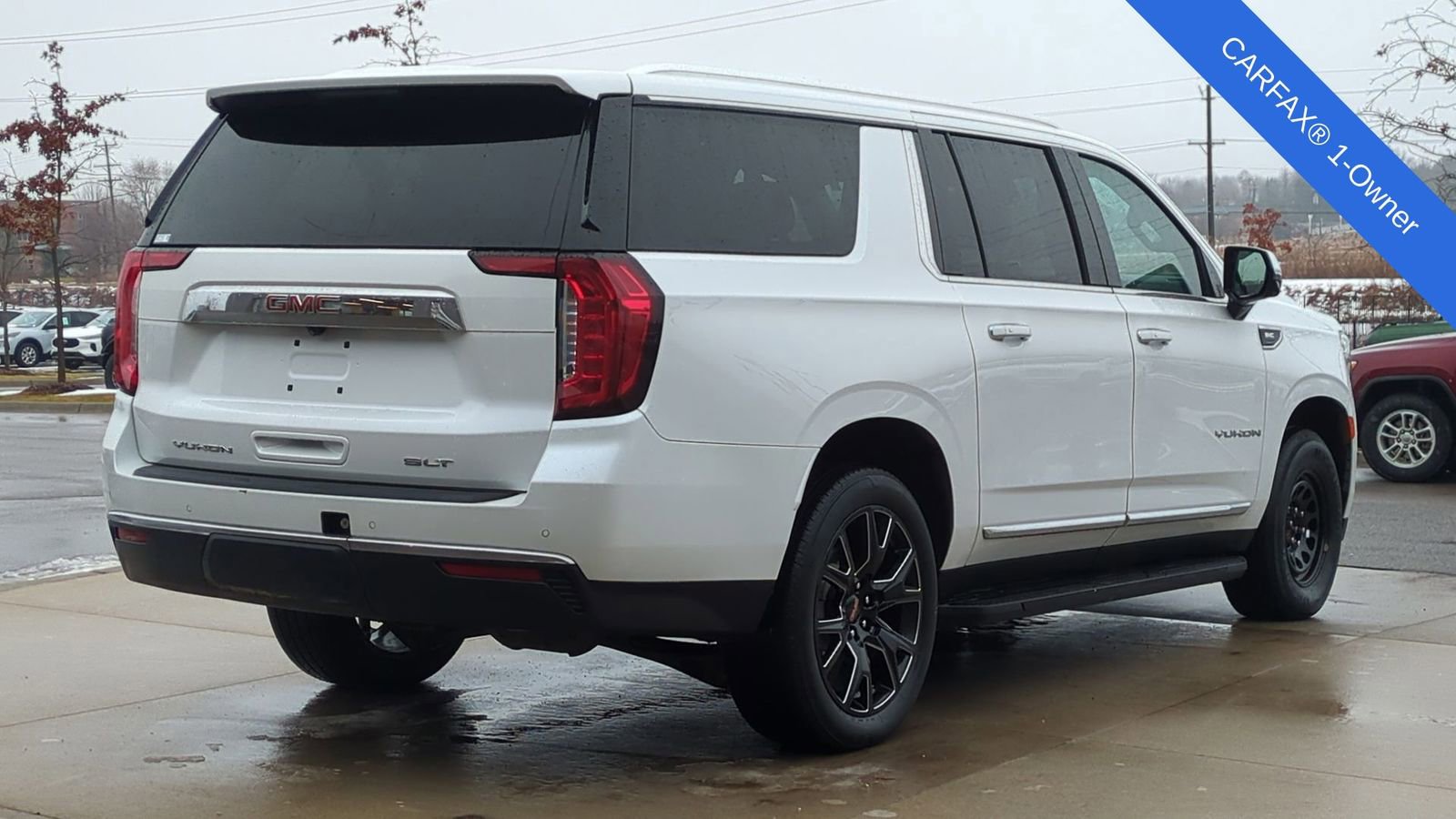 Used 2023 GMC Yukon XL SLT w/ SLT Premium Package image 7