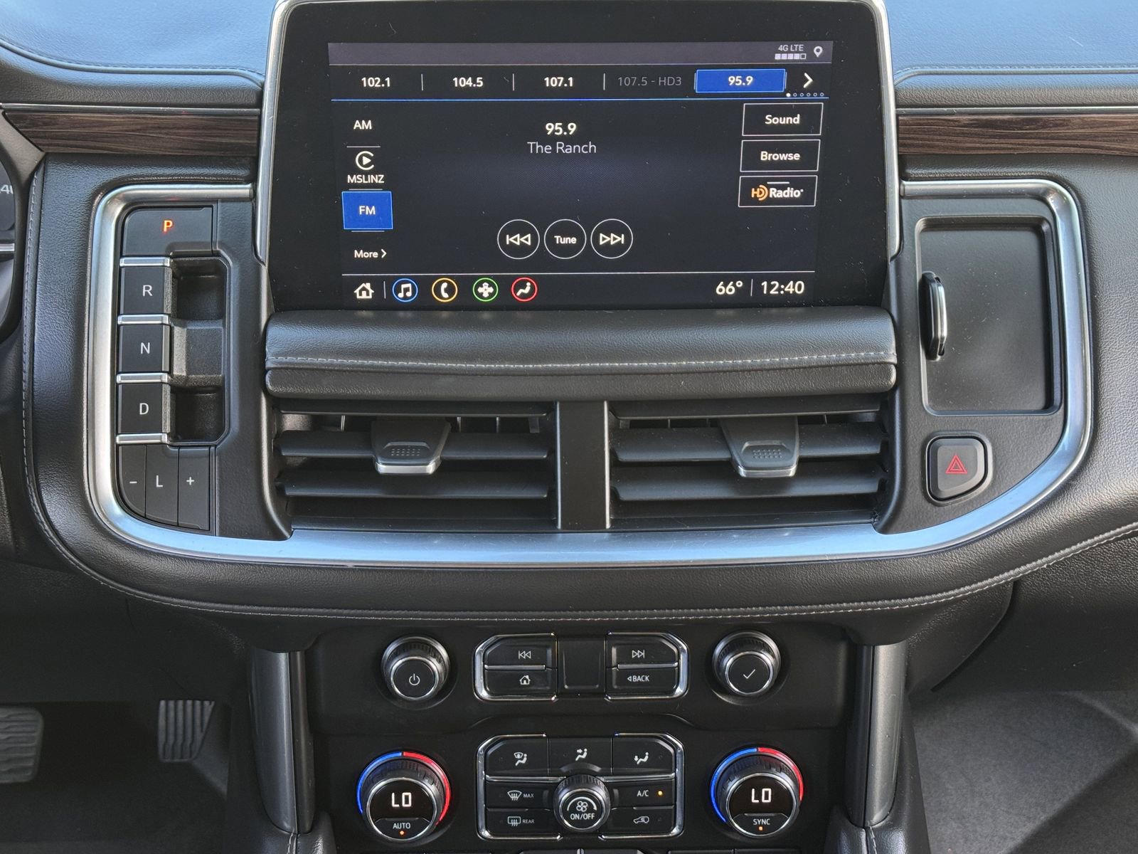 Used 2021 Chevrolet Tahoe Z71 w/ Luxury Package image 17