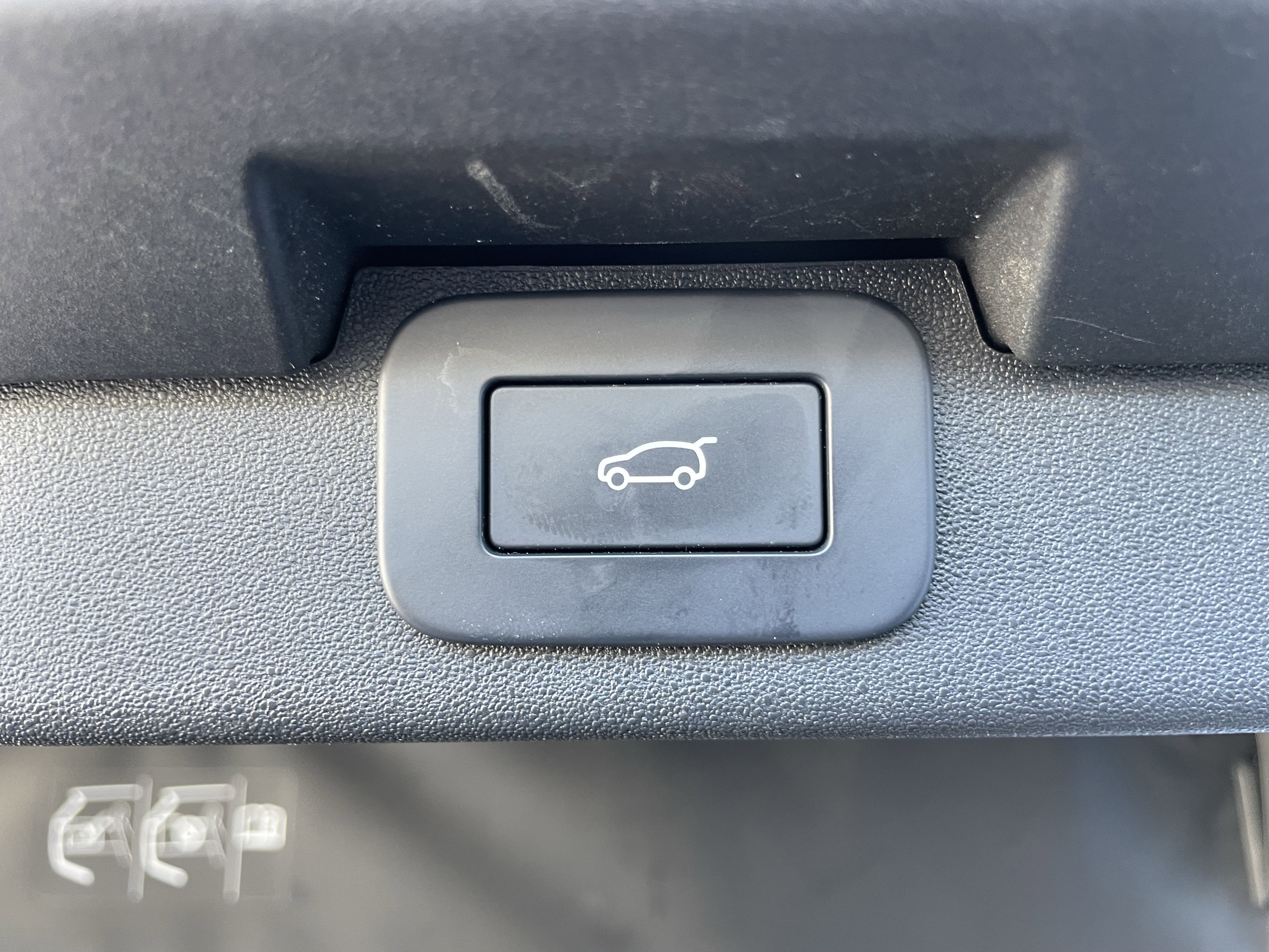 Certified 2024 Land Rover Discovery S AWD/4WD image 41