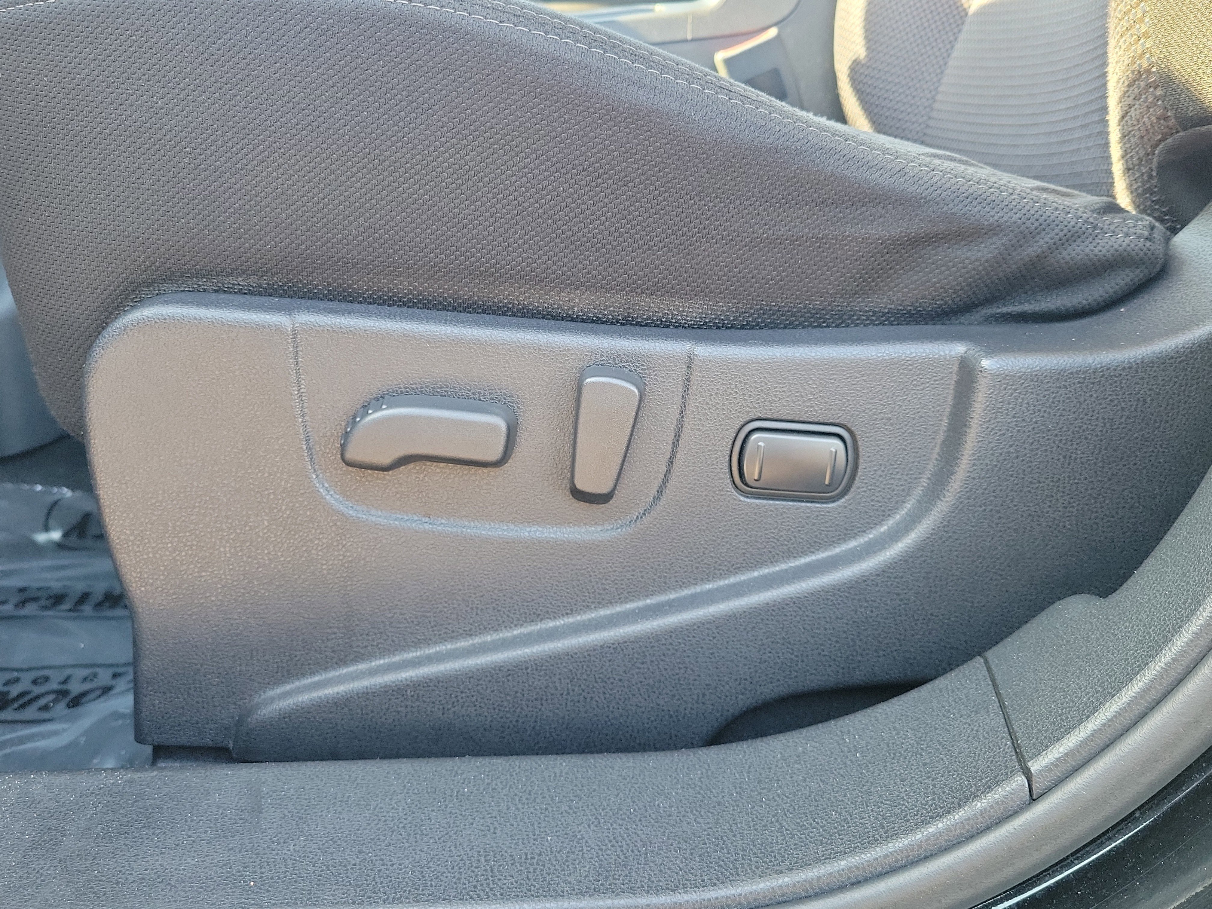 Used 2011 Nissan Rogue SV image 16