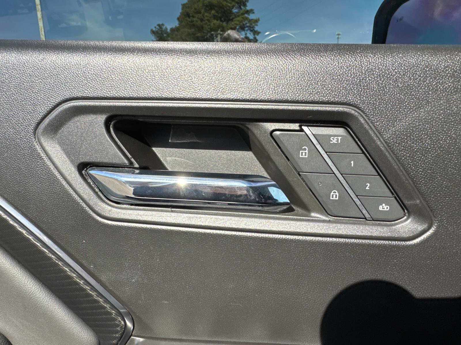 Certified 2024 GMC Canyon AT4X w/ AT4X AEV Edition AWD/4WD image 24