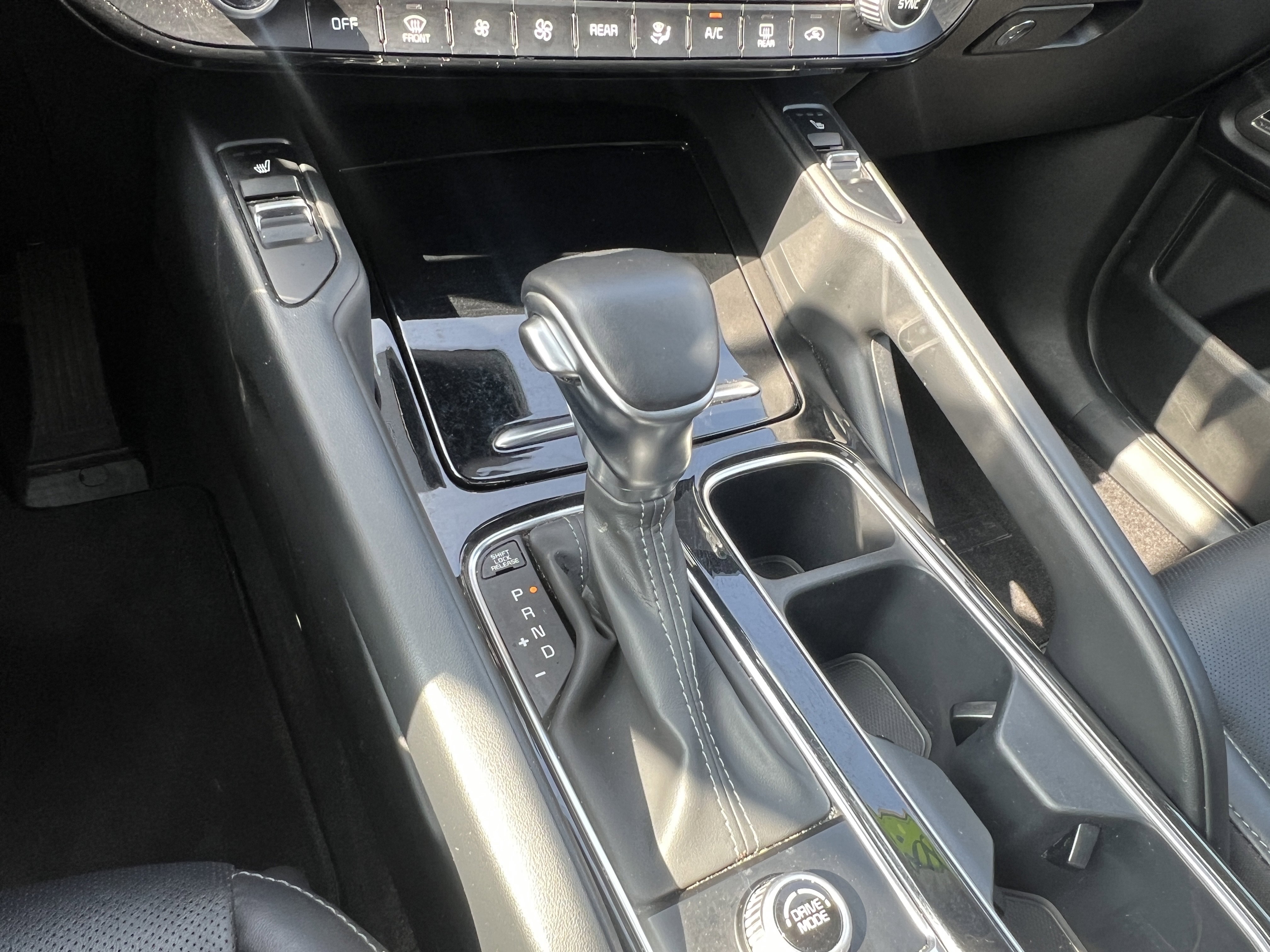 Certified 2023 Kia Telluride S w/ S Sunroof Package image 30