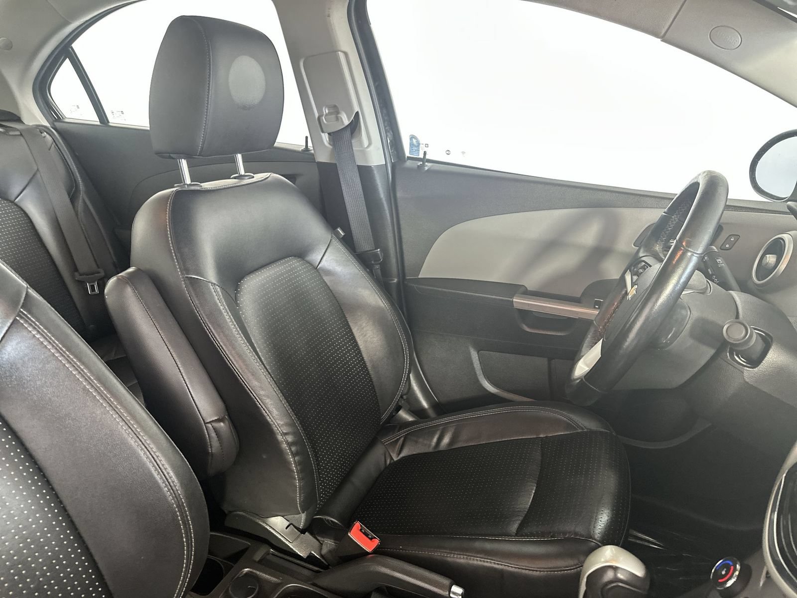 Used 2020 Chevrolet Sonic Premier FWD image 11