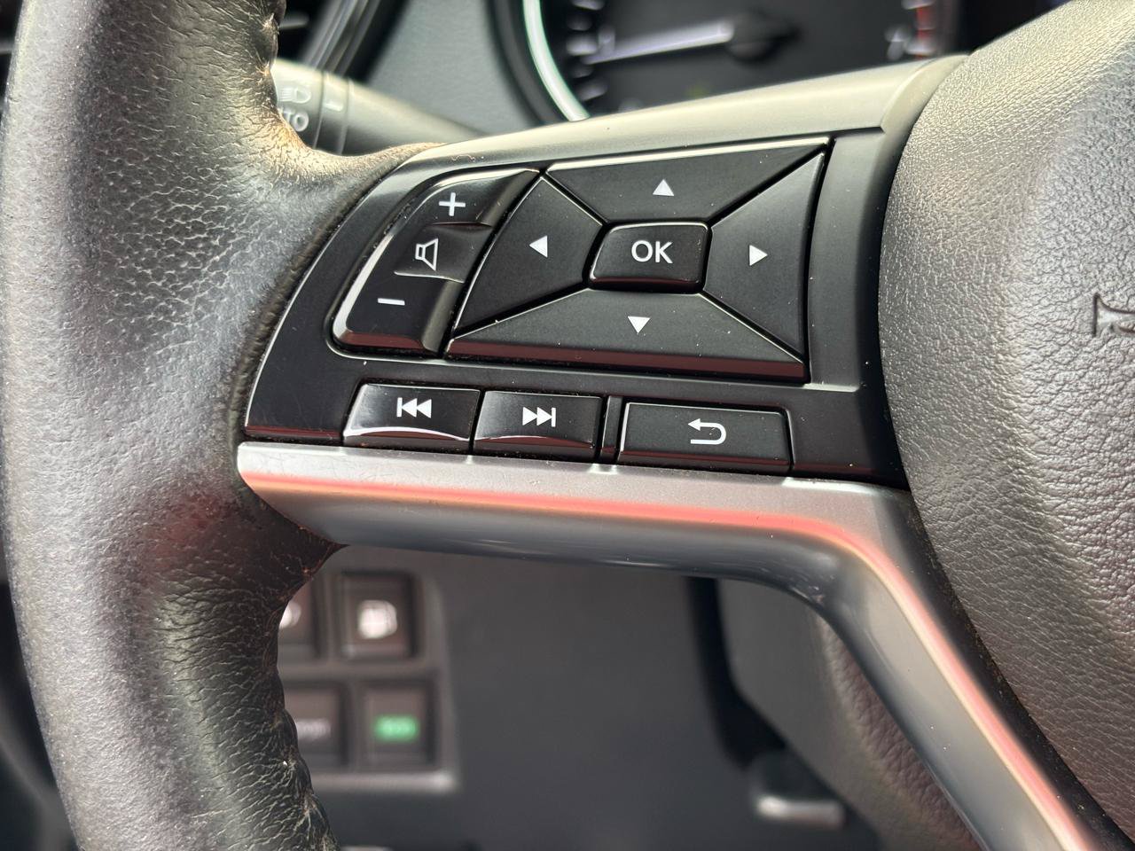 Used 2019 Nissan Rogue SV AWD/4WD image 20