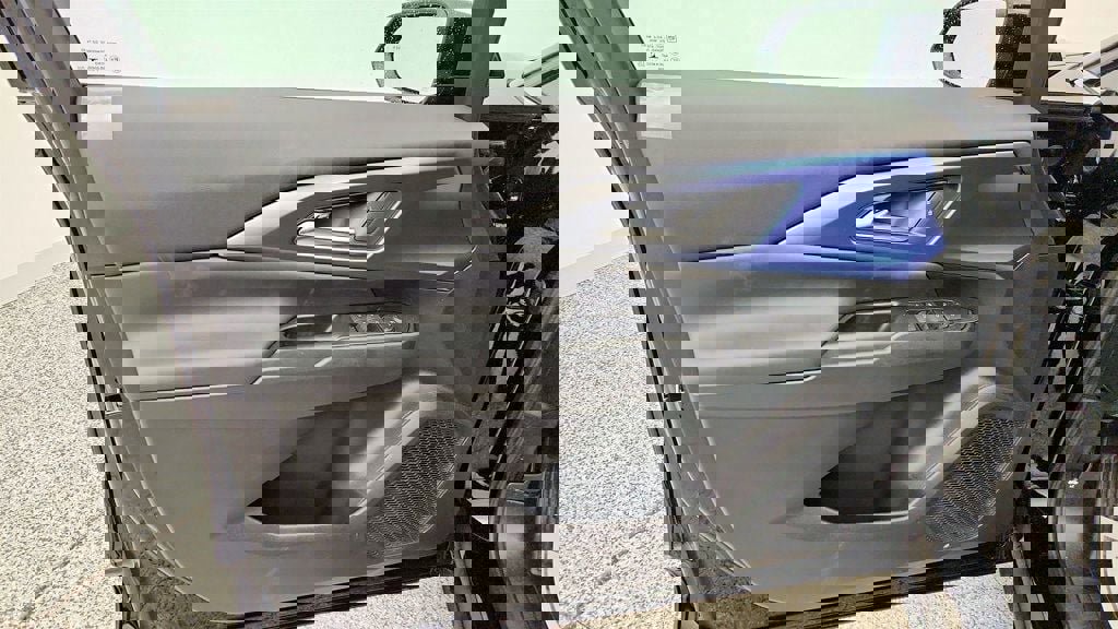 Used 2026 Chevrolet Equinox EV LT image 10