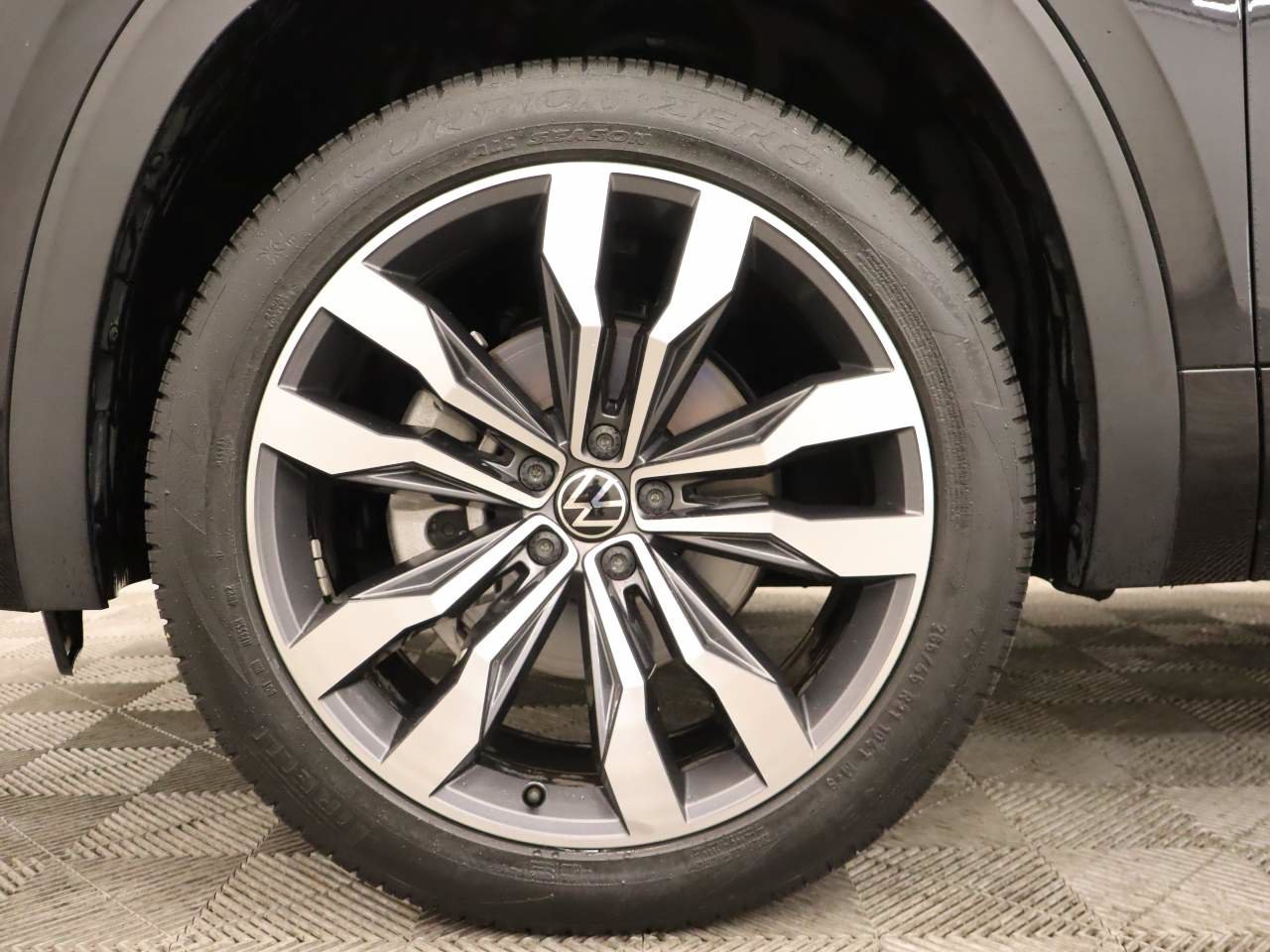 Used 2023 Volkswagen Atlas Cross Sport SEL Premium R-Line AWD/4WD image 6