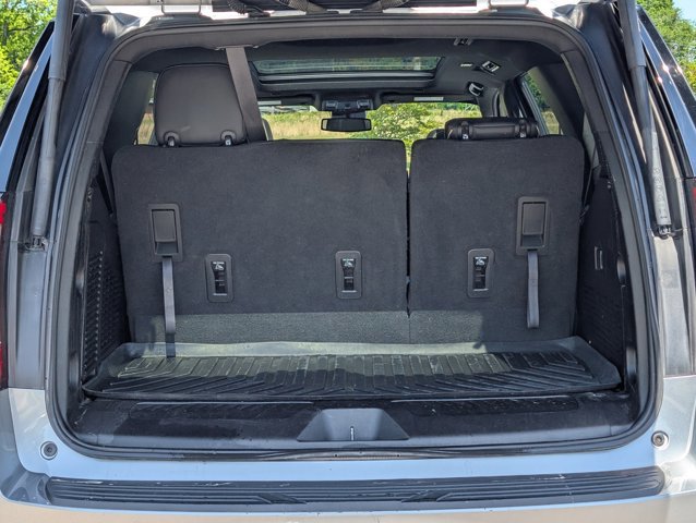 Used 2023 GMC Yukon SLT AWD/4WD image 9