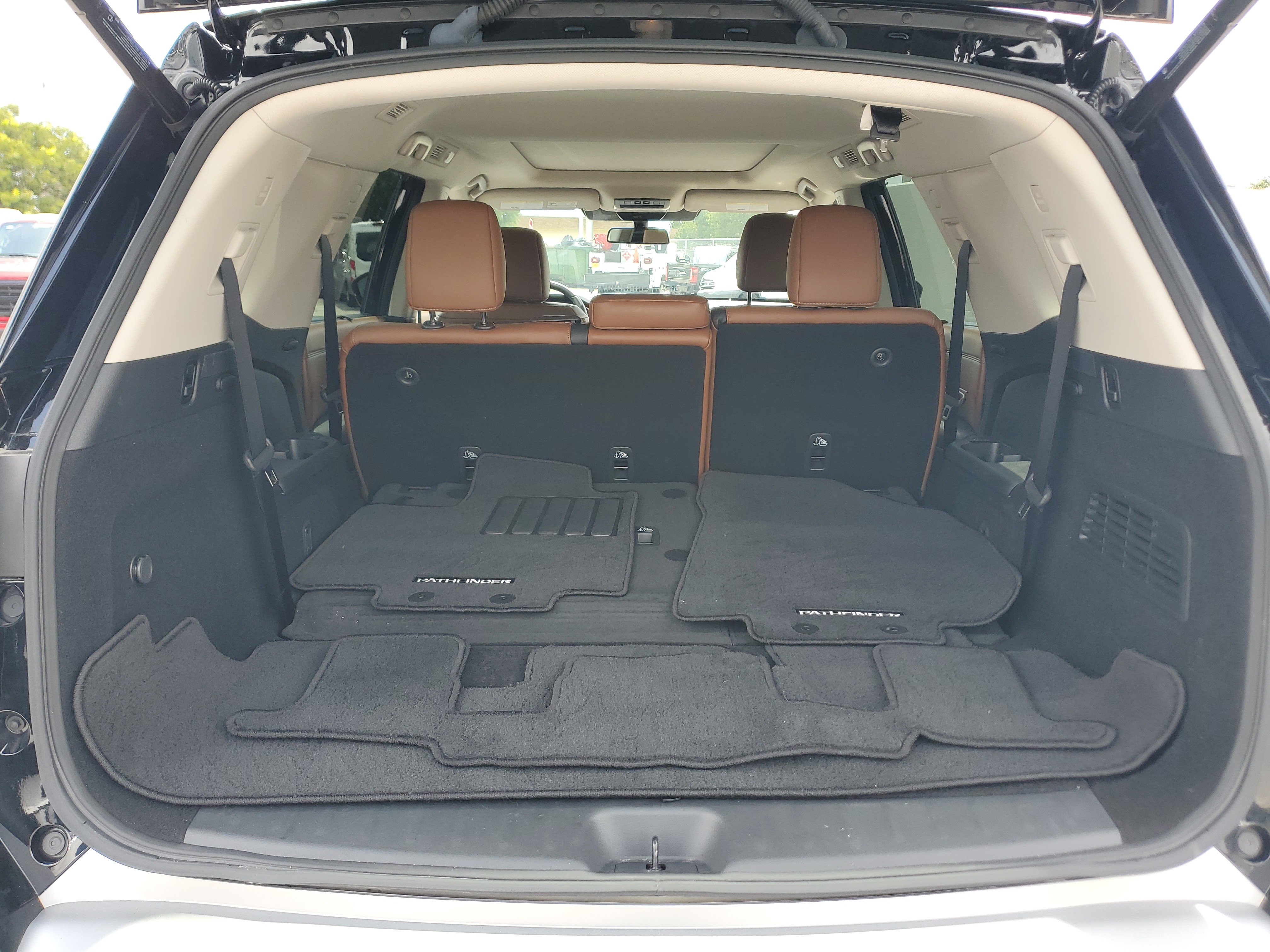 Certified 2024 Nissan Pathfinder Platinum w/ Cargo Package image 16