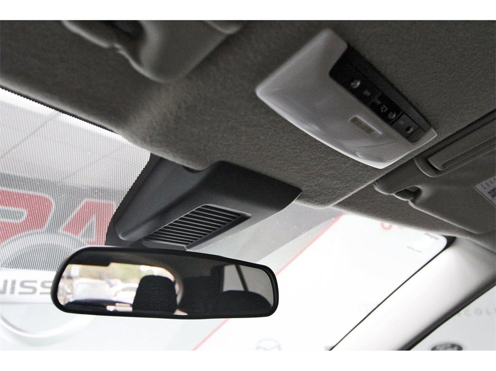 Used 2025 Nissan Kicks Play S image 40