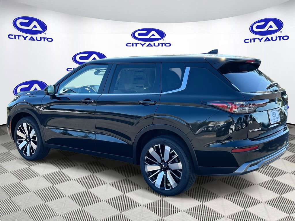 New 2025 Mitsubishi Outlander SE image 5