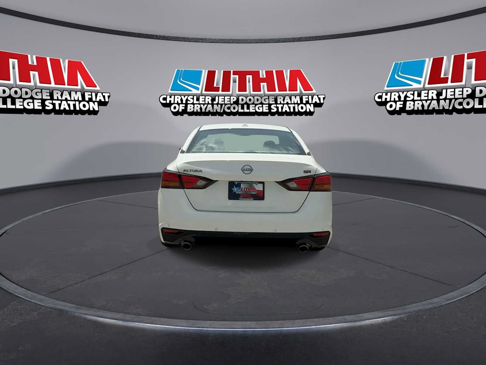 Used 2025 Nissan Altima 2.5 SR FWD image 7