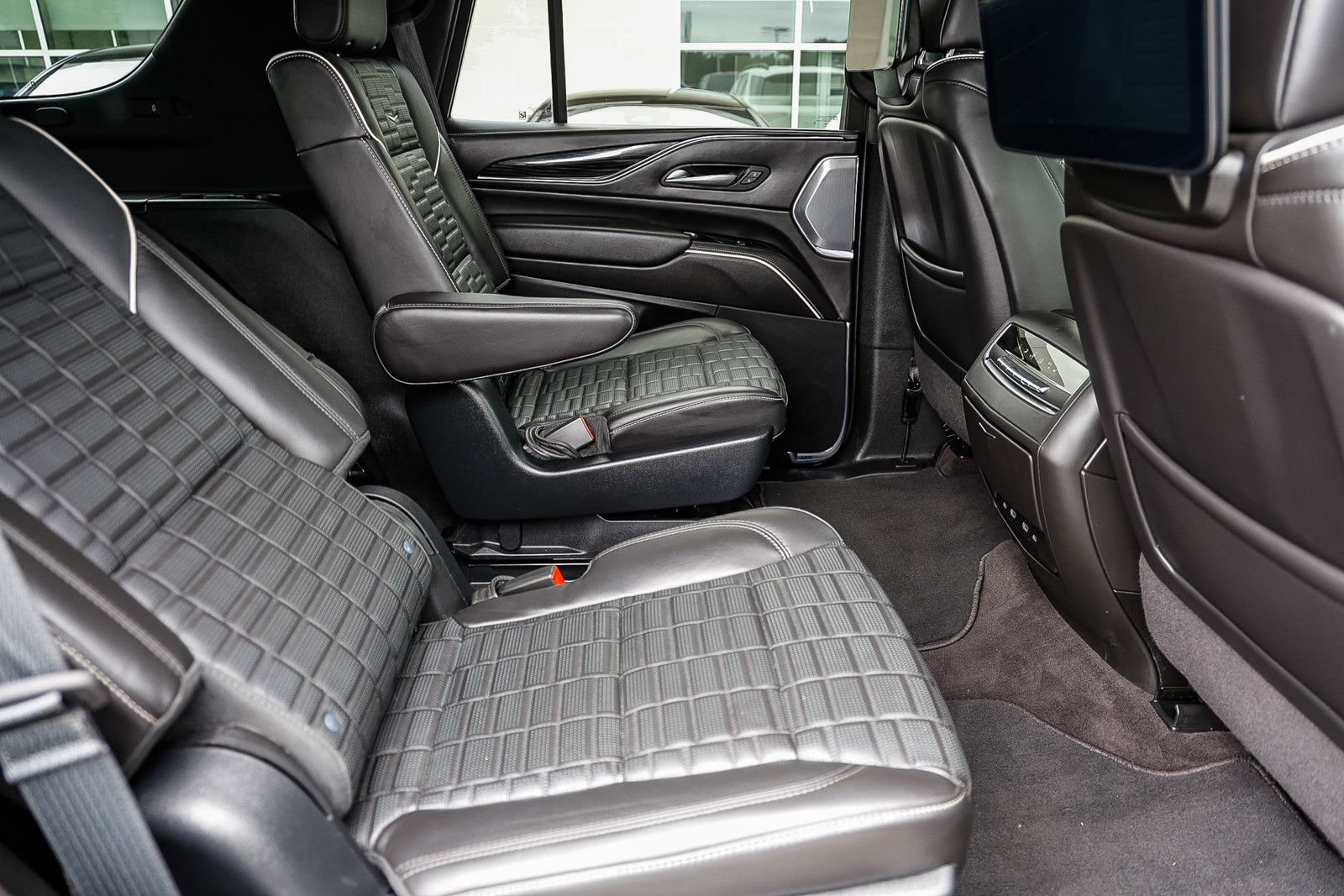 Used 2023 Cadillac Escalade V AWD/4WD image 18