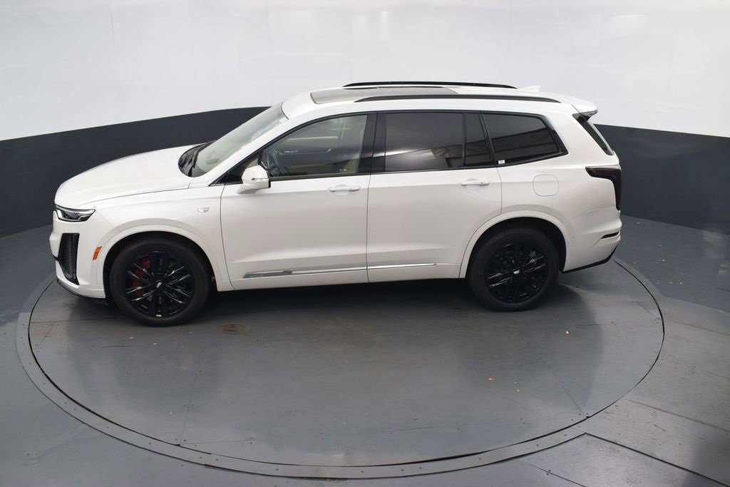 Used 2022 Cadillac XT6 Sport w/ Platinum Package image 40