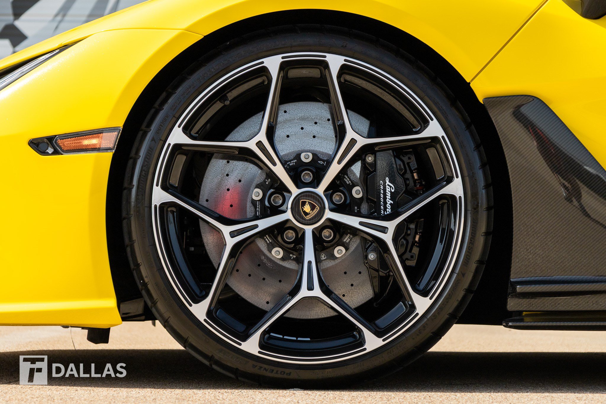 Used 2024 Lamborghini Revuelto AWD/4WD image 8