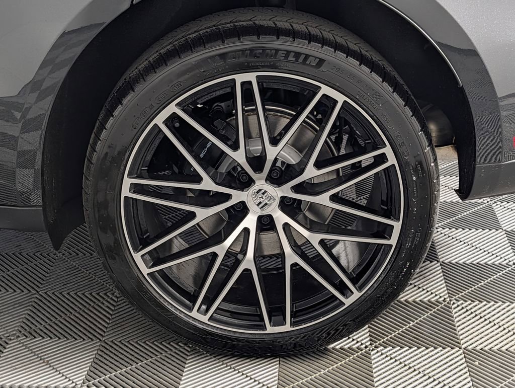 New 2026 Porsche Macan image 12
