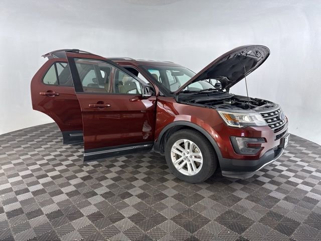 Used 2016 Ford Explorer XLT w/ Equipment Group 201A image 13
