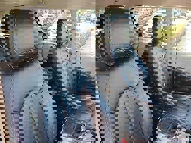 Used 2020 Chrysler Voyager Lxi FWD image 21