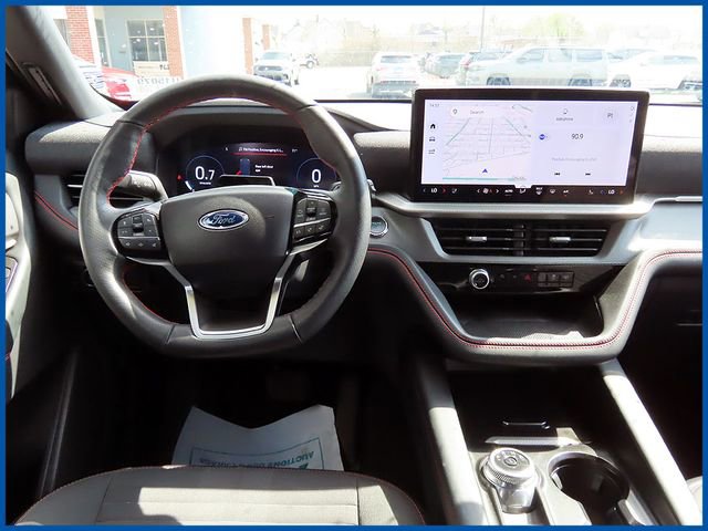 Used 2025 Ford Explorer ST-Line w/ ST-Line Street Pack AWD/4WD image 12